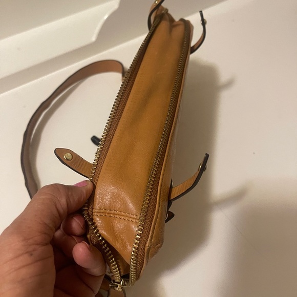 Dkny Leather Light Brown Handbag Zip Up with gold locks for kays - Picture 4 of 16